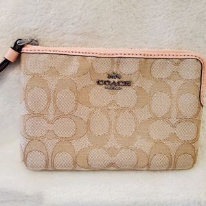 NWOT COACH SIGNATURE TAN CORNER ZIP WRISTLET